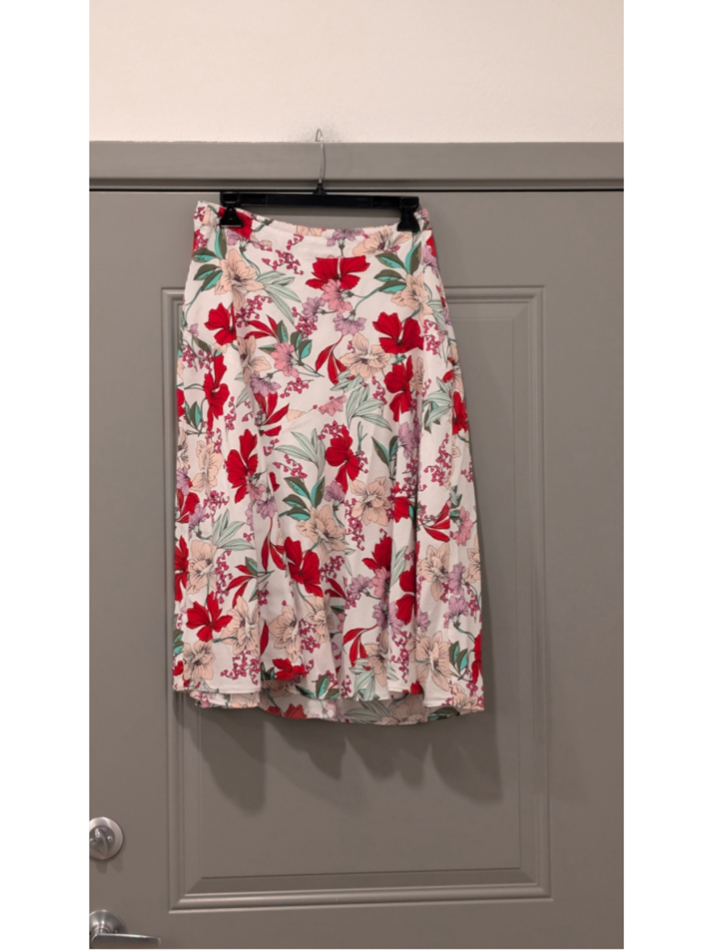 Women's ON·34TH Floral Midi Skirt, Size 8, White and Red